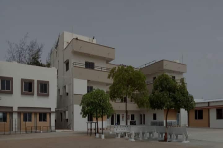 Shree Aryatej Homoeopathic Medical College campus in Morbi, Gujarat, India — photo 1