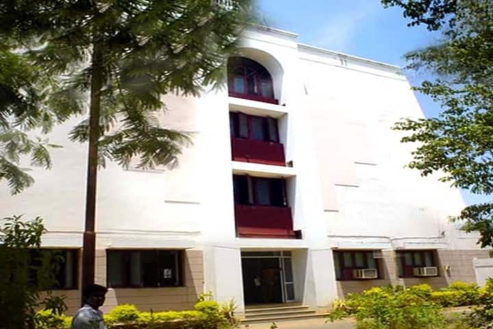 Cauvery College for Women campus in Tiruchirappalli, Tamil Nadu, India — photo 1