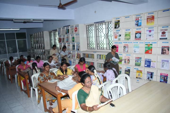 Cauvery College for Women campus in Tiruchirappalli, Tamil Nadu, India — photo 2