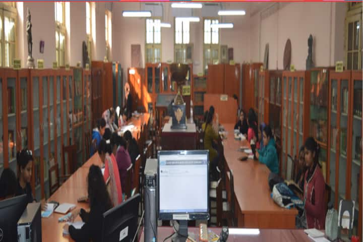 Lady Brabourne College campus in Kolkata, West Bengal, India — photo 3