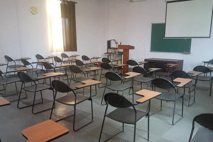 IIF Business School campus in Greater Noida, Uttar Pradesh, India — photo 2