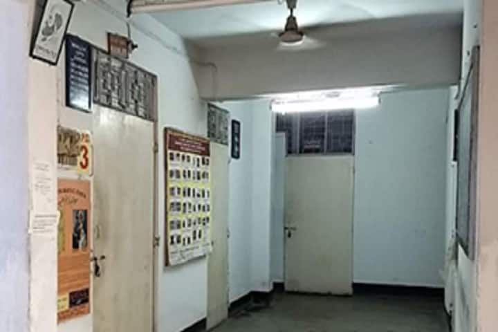 The Calcutta Unani Medical College and Hospital campus in Kolkata, West Bengal, India — photo 1