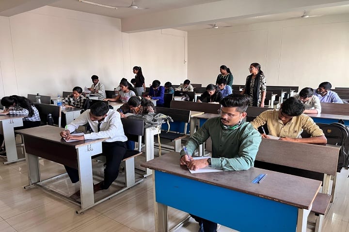 Krishna's Vikash Institute of Technology campus in Raipur, Chhattisgarh, India — photo 2