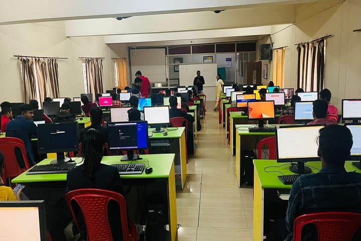 Krishna's Vikash Institute of Technology campus in Raipur, Chhattisgarh, India — photo 3