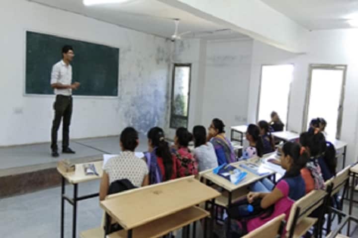 Kalol Institute of Pharmacy campus in Kalol, Gujarat, India — photo 2