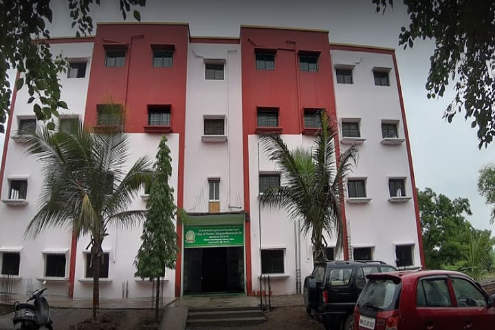 Kai Yashodabai Dagadu Saraf Charitable Trust's College of Pharmacy campus in Bhusawal, Maharashtra, India — photo 1