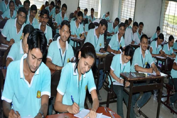 Kai Yashodabai Dagadu Saraf Charitable Trust's College of Pharmacy campus in Bhusawal, Maharashtra, India — photo 2