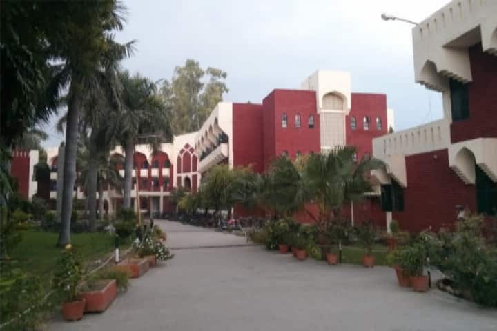 AMU Aligarh campus in Aligarh, Uttar Pradesh, India — photo 2
