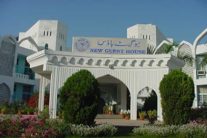 AMU Aligarh campus in Aligarh, Uttar Pradesh, India — photo 3