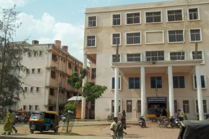 SCB Medical College campus in Cuttack, Odisha, India — photo 3