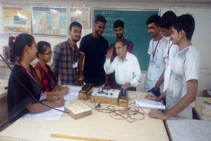 Shree PM Patel College of Electronics and Communication campus in Anand, Gujarat, India — photo 3