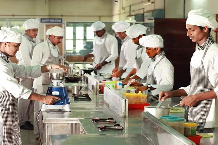 Sree Narayana Guru Memorial Catering College campus in Alappuzha, Kerala, India — photo 4