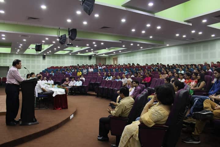 Rohilkhand Medical College and Hospital campus in Bareilly, Uttar Pradesh, India — photo 3