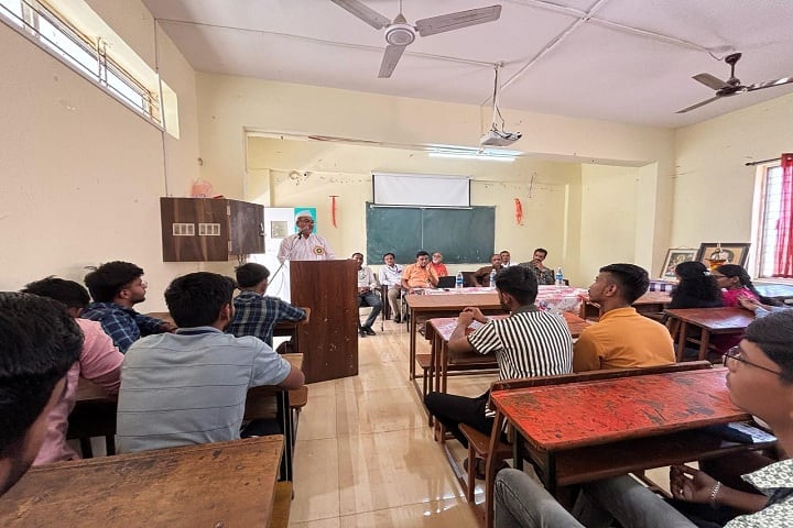 Dadasaheb Mokashi College of Agricultural Engineering and Technology campus in Karad, Maharashtra, India — photo 2