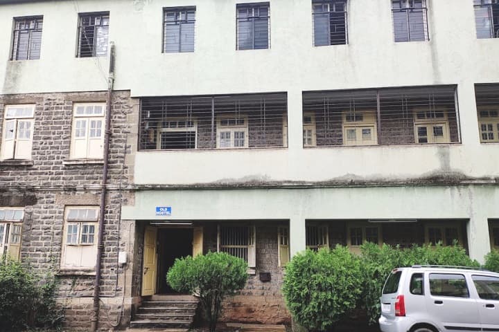 SNDT College of Home Science campus in Pune, Maharashtra, India — photo 4