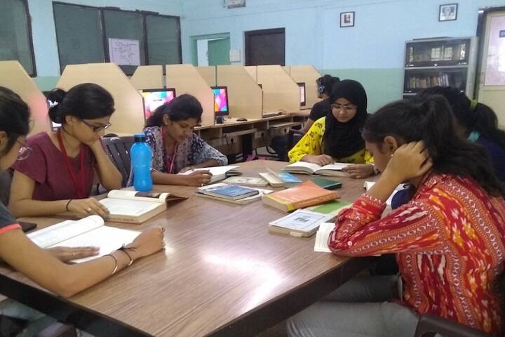 SNDT College of Home Science campus in Pune, Maharashtra, India — photo 6