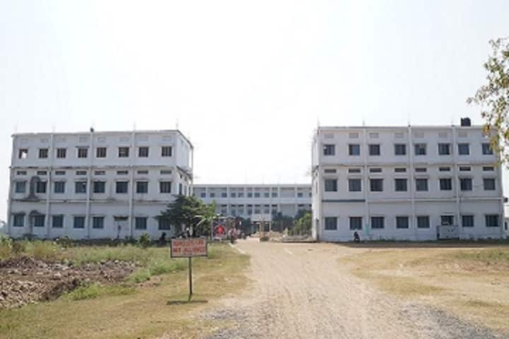 MRR College of Pharmacy campus in Vijayawada, Andhra Pradesh, India — photo 1