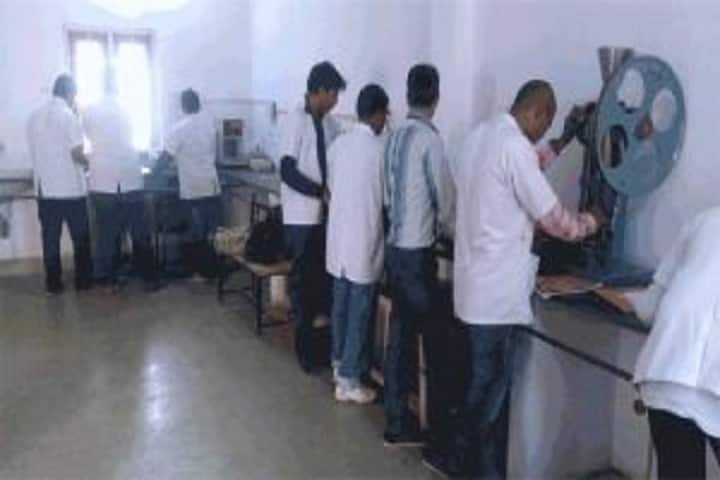 Moulana Abul Kalam Azad College of Pharmacy campus in Raipur, Chhattisgarh, India — photo 5