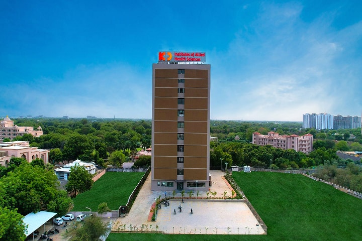 KD Institute of Physiotherapy campus in Ahmedabad, Gujarat, India — photo 1