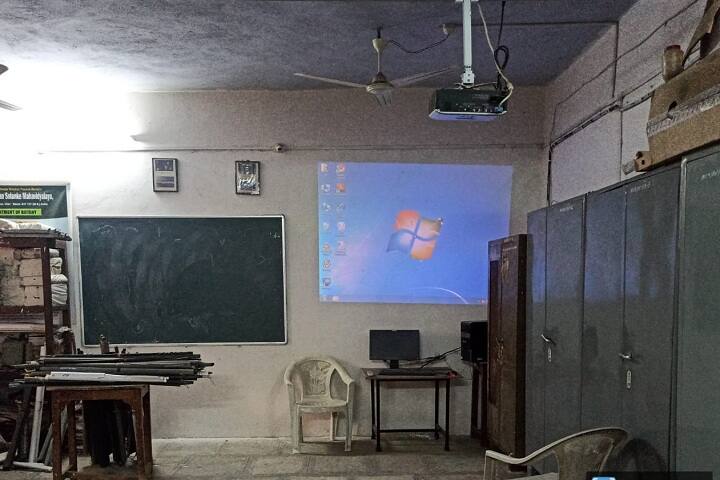 Sunderrao Solanke Mahavidyalaya campus in Majalgaon, Maharashtra, India — photo 3