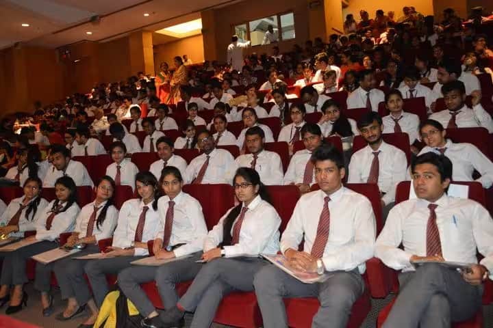 Jaipuria Institute of Management campus in Ghaziabad, Uttar Pradesh, India — photo 2