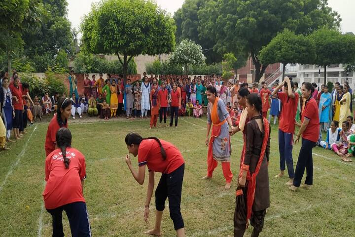 Gurjar Kanya Vidya Mandir campus in Yamuna Nagar, Haryana, India — photo 4