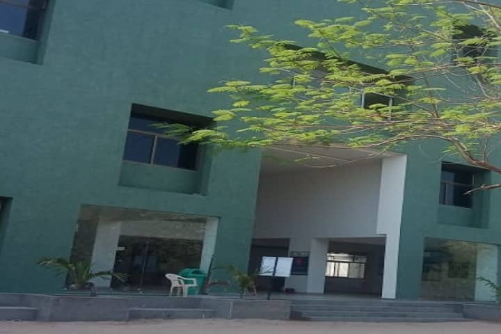 Aarihant Homoeopathic Medical College and Research Institute campus in Gandhinagar, Gujarat, India — photo 1