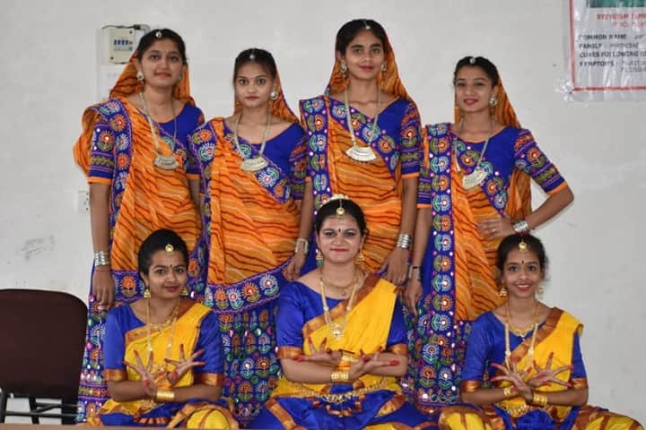 Aarihant Homoeopathic Medical College and Research Institute campus in Gandhinagar, Gujarat, India — photo 2