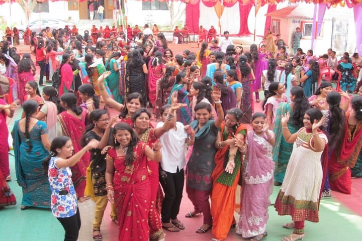 Dr Suryakanta R Ajmera MCA College for Women campus in Dhule, Maharashtra, India — photo 5