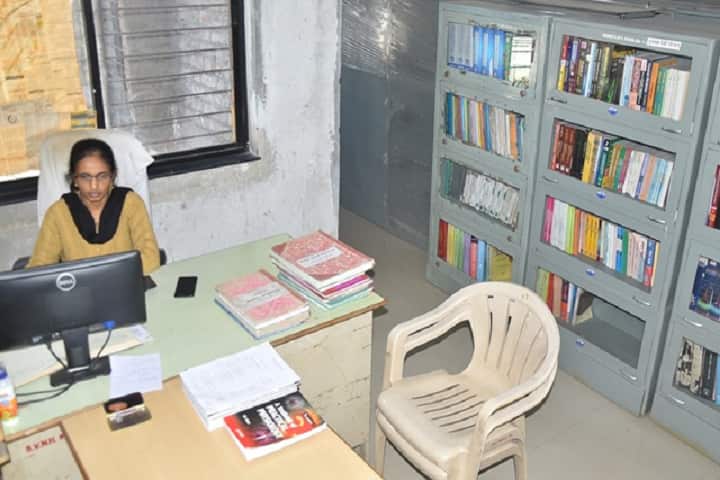 Shri Vivekanand Nursing Home Trust's Ayurved Mahavidyalaya and Chikitsalaya campus in Rahuri, Maharashtra, India — photo 3