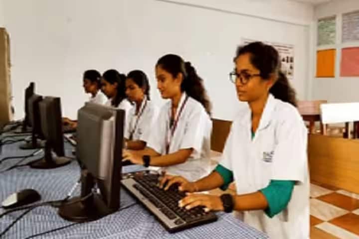 Akula Sree Ramulu Homeopathic Hospital and Medical College campus in Tadepalligudem, Andhra Pradesh, India — photo 3