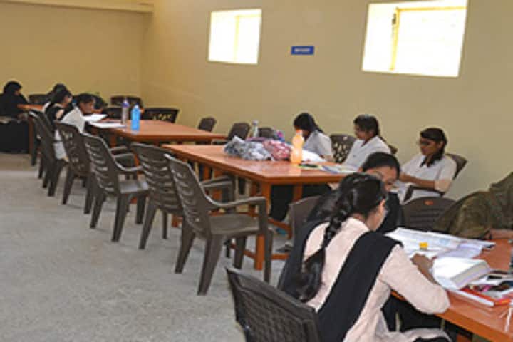 HES Homoeopathic Medical College campus in Akola, Maharashtra, India — photo 4