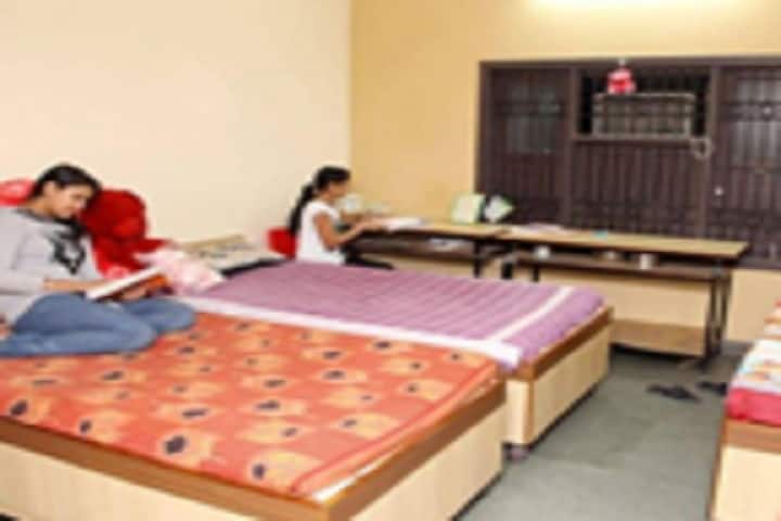 Sultanpur Institute of Nursing and Paramedical Sciences campus in Sultanpur, Uttar Pradesh, India — photo 4