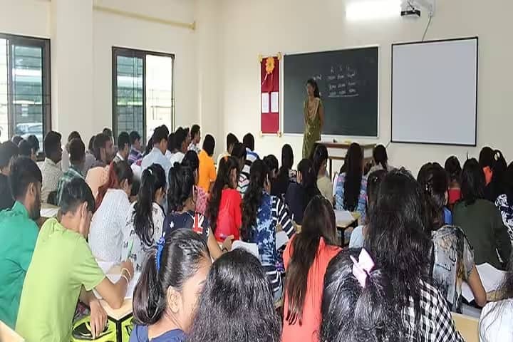 Agarwal Vidya Vihar English Medium College campus in Surat, Gujarat, India — photo 3