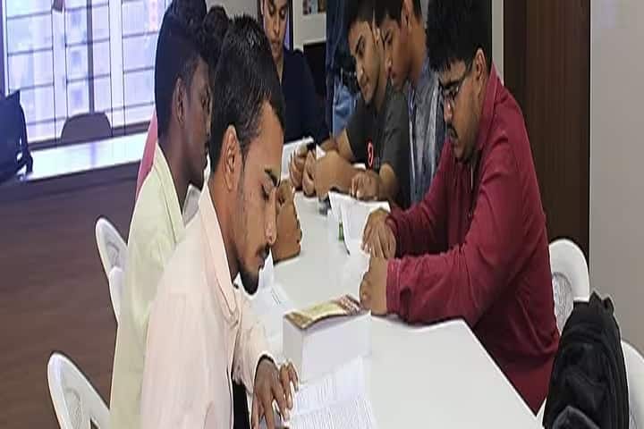 Agarwal Vidya Vihar English Medium College campus in Surat, Gujarat, India — photo 4