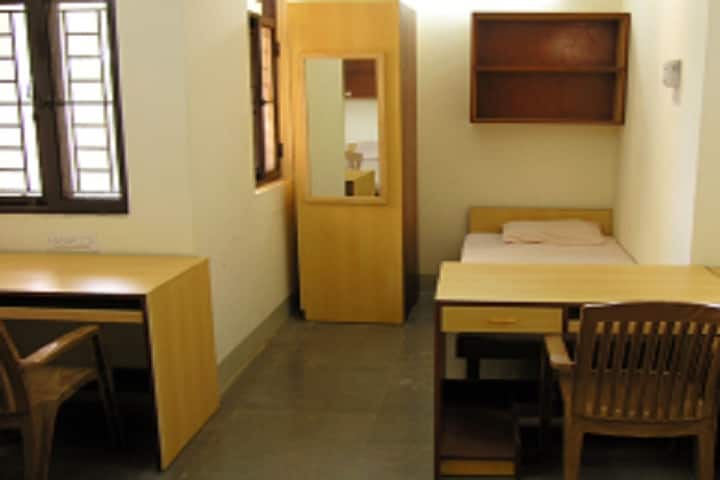 Himalayiya Ayurvedic Medical College and Hospital campus in Dehradun, Uttarakhand, India — photo 3