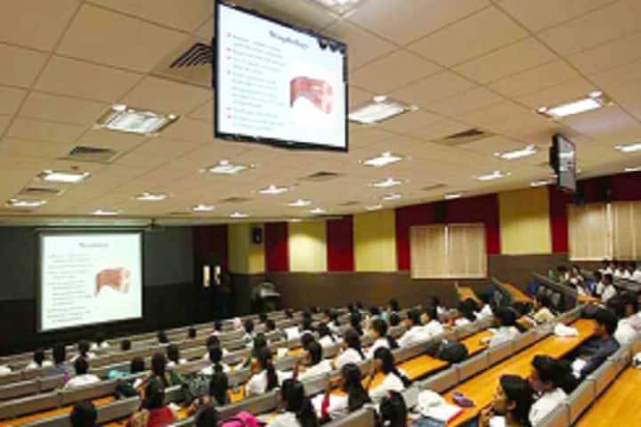 Himalayiya Ayurvedic Medical College and Hospital campus in Dehradun, Uttarakhand, India — photo 5