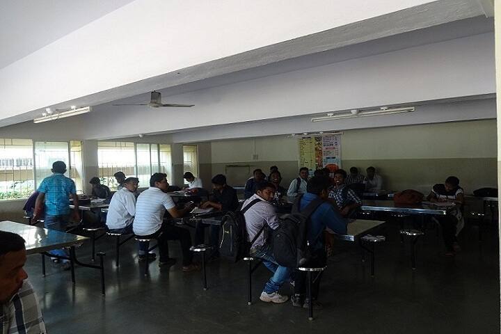 Bharati Vidyapeeth's College of Engineering campus in Kolhapur, Maharashtra, India — photo 4