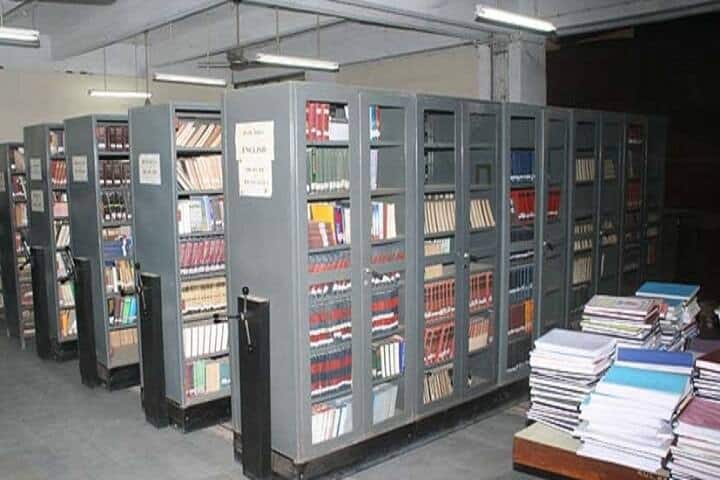 Shri BK Patel Arts and Smt LM Patel Commerce College campus in Vadodara, Gujarat, India — photo 3
