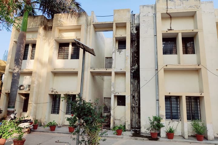 State Dr Brij kishore Homoeopathic Medical College and Hospital campus in Faizabad, Uttar Pradesh, India — photo 2