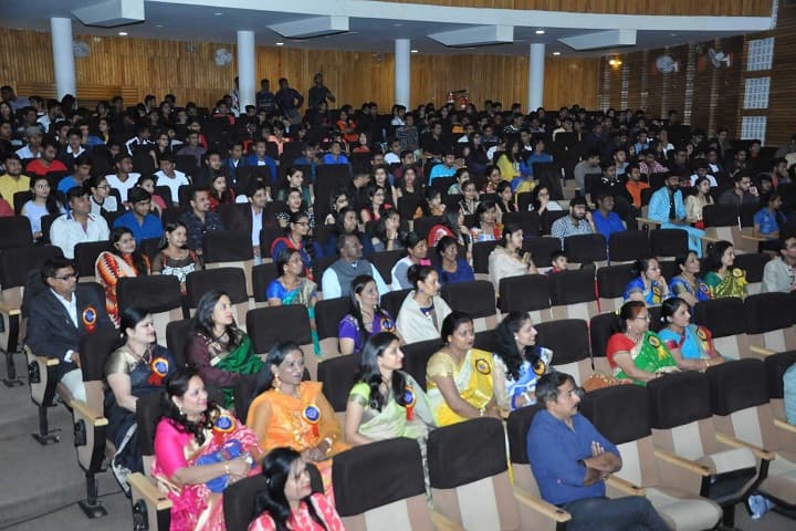 Shri RGP Gujarati Professional Institute campus in Indore, Madhya Pradesh, India — photo 2