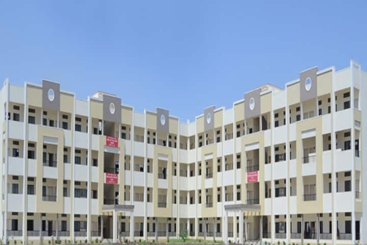 Shree Saurashtra Education Trust BBA and BCA College campus in Junagadh, Gujarat, India — photo 2