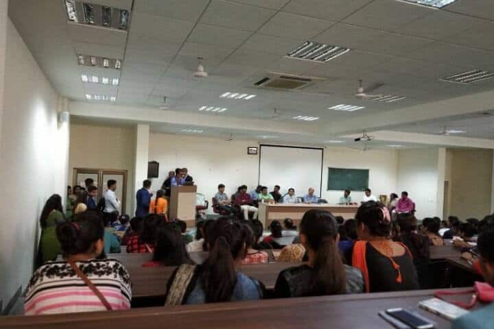 AMC MET Nursing College campus in Ahmedabad, Gujarat, India — photo 3
