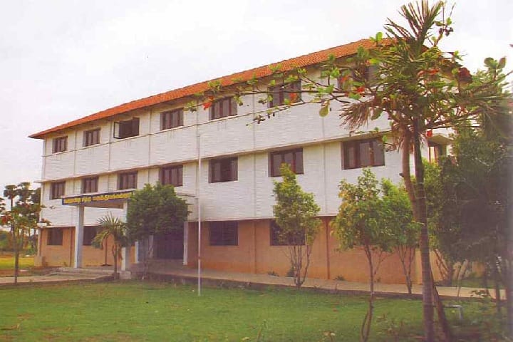 Velumailu Siddha Medical College and Hospital campus in Kancheepuram, Tamil Nadu, India — photo 1