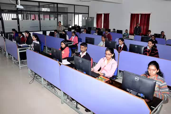 Maratha Vidya Prasarak Samaj's Karmaveer Adv Baburao Ganpatrao Thakare College of Engineering campus in Nashik, Maharashtra, India — photo 3