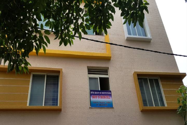 MVM College of Pharmacy campus in Bangalore, Karnataka, India — photo 3