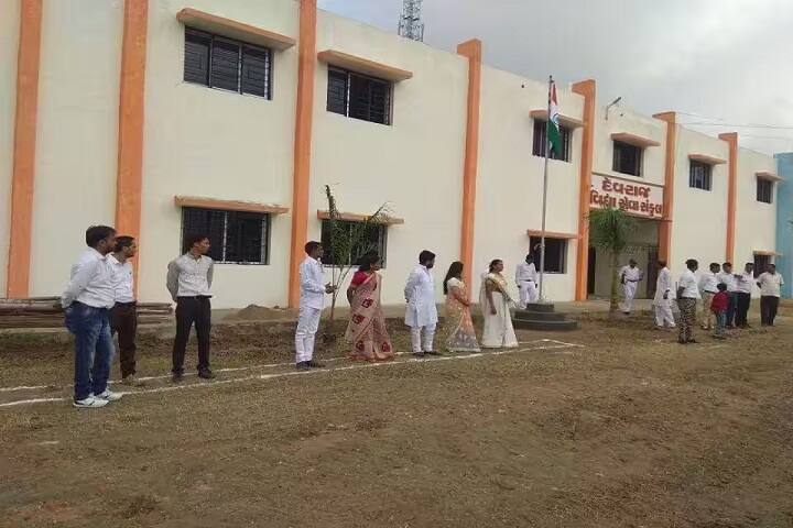 Devraj Institute of Social Work campus in Godhra, Gujarat, India — photo 1