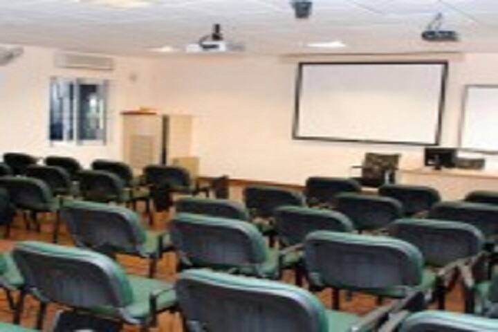 Devraj Institute of Social Work campus in Godhra, Gujarat, India — photo 3