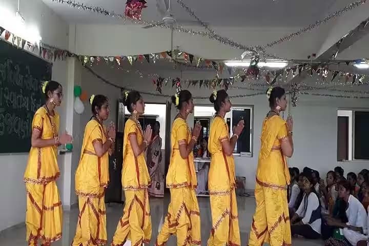 Devraj Institute of Social Work campus in Godhra, Gujarat, India — photo 5