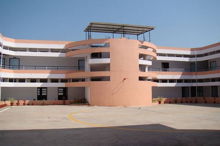 Nanasaheb RG Patil Institute of Pharmacy campus in Jalgaon, Maharashtra, India — photo 1